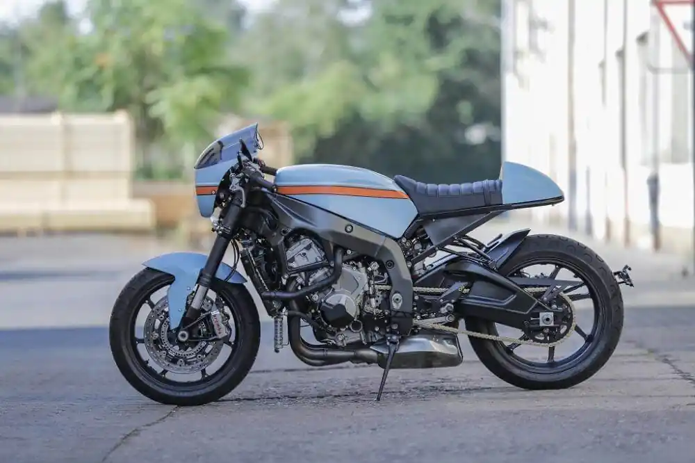 Günstig BMW S1000RR verrückter Caferacer Motorradumbau